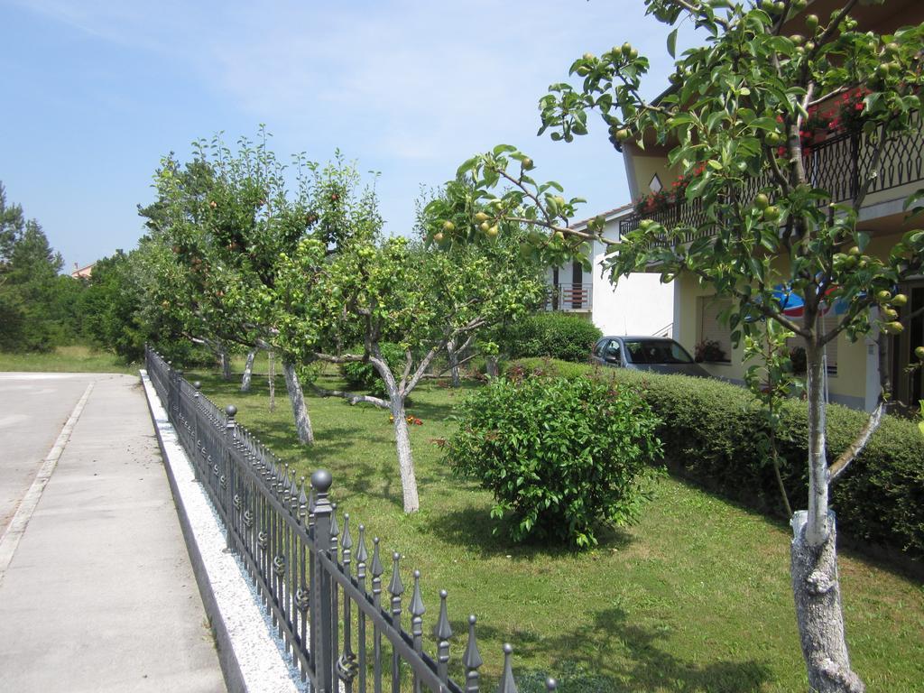 Guest House Mrvcic Rupa Exterior foto